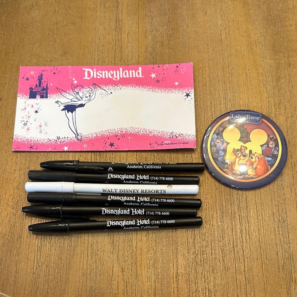 Disney Mishmash Set of Pens, Envelope and Pin